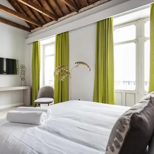 https://weys-home-suites.1costadelsol.com